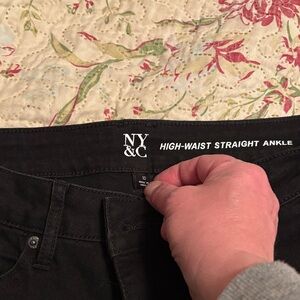 New York & Company High-Waist Straight Ankle Jeans - Black 🌻